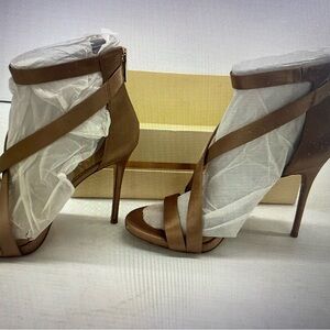 Brand new imagine by Vince CAMUTO taupe satin size 10
